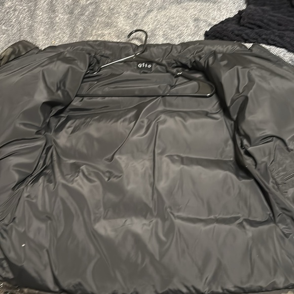 Qilo multi cam Blk puffer jacket size Mes - Picture 3 of 6